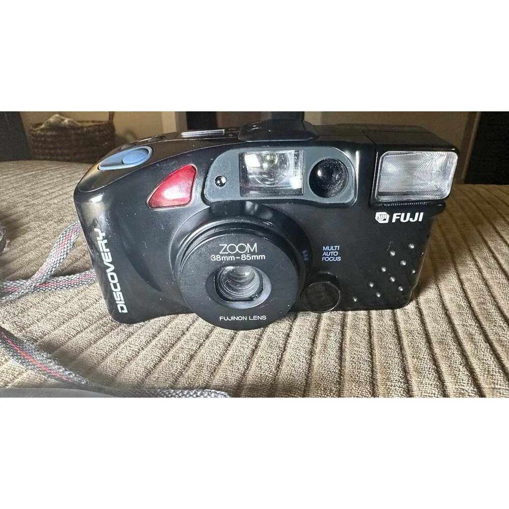 Fuji Discovery 900 Zoom Plus Camera 38-85mm Drop in Loading Pre Winding